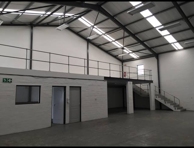 341M² WAREHOUSE RENTED IN CAPRICORN